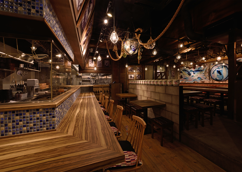 東京都の海鮮居酒屋の内装デザイン事例(株式会社 株式会社 Design Atelier 円舞) 東京都の海鮮居酒屋の内装デザイン事例(株式会社 株式会社 Design Atelier 円舞)