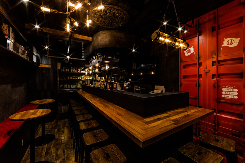 東京都のバーの内装デザイン事例(株式会社 株式会社 Design Atelier 円舞) 東京都のバーの内装デザイン事例(株式会社 株式会社 Design Atelier 円舞)